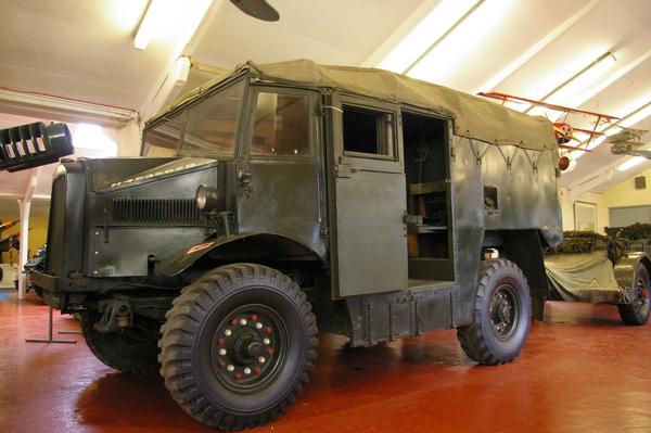 Quad artillery tractor