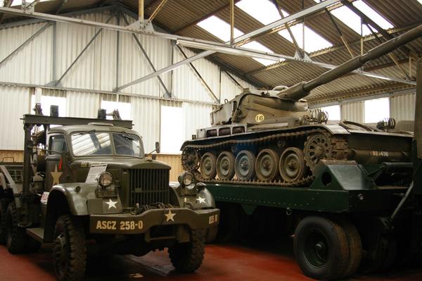 Diamond T wrecker, AMX13 light tank